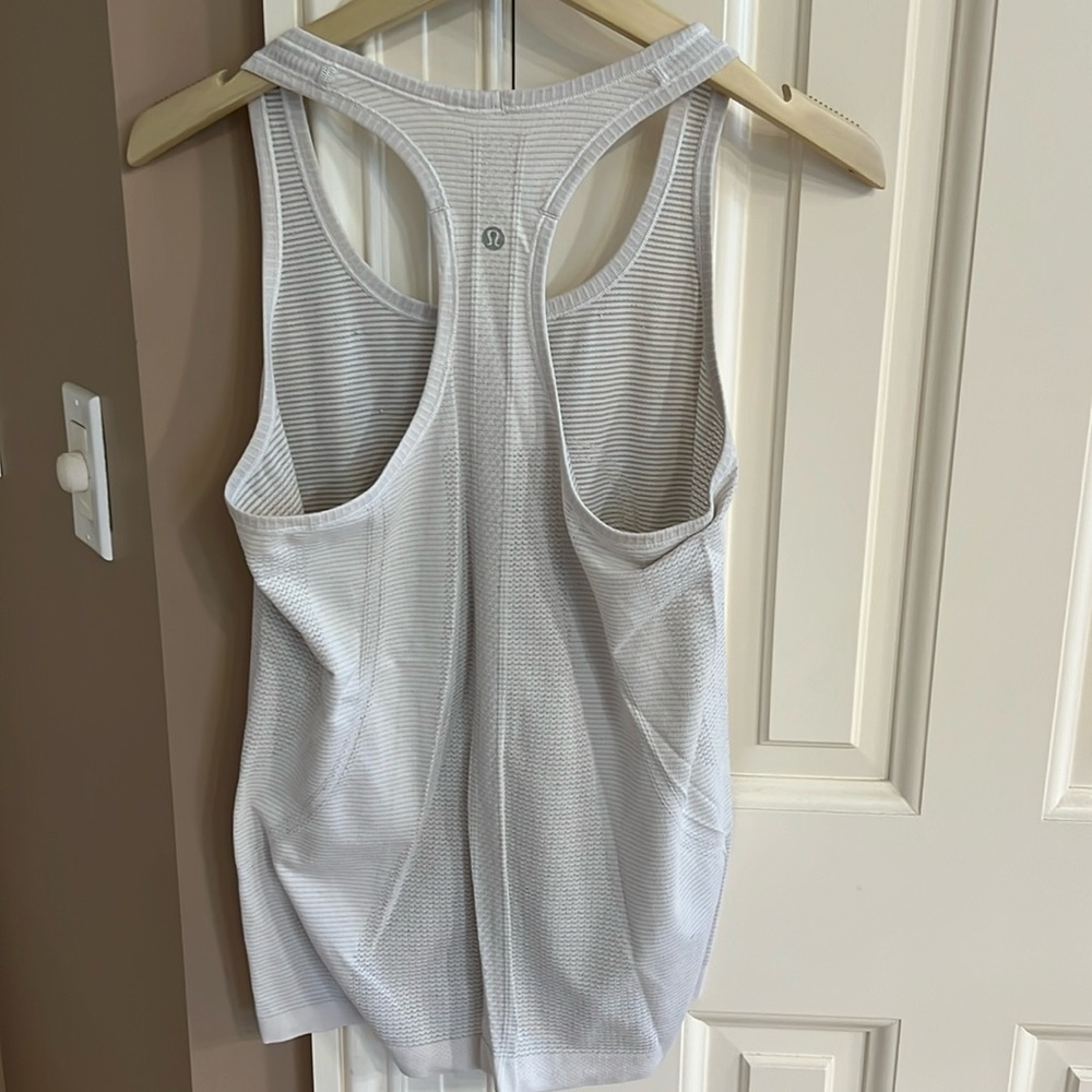 Lululemon Swiftly Tank Size 8 Heathered White